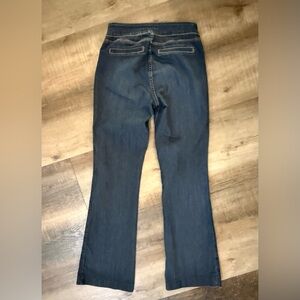 NYDJ SIZE 6 Bootcut Flare